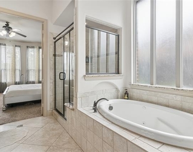 8212 Oakwood - Photo Thumbnail 22