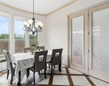 8212 Oakwood - Photo Thumbnail 12