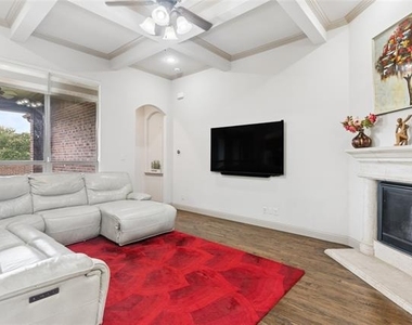 8212 Oakwood - Photo Thumbnail 13