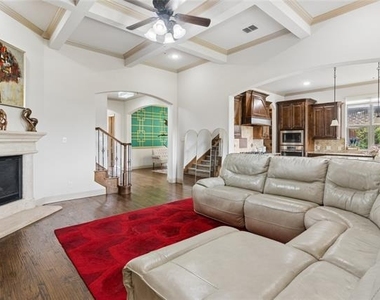 8212 Oakwood - Photo Thumbnail 15