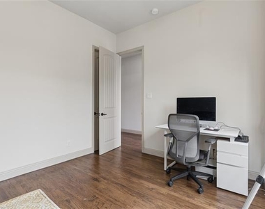8212 Oakwood - Photo Thumbnail 3