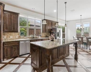 8212 Oakwood - Photo Thumbnail 8