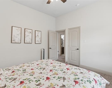 8212 Oakwood - Photo Thumbnail 29