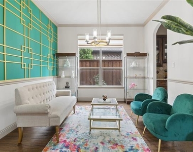 8212 Oakwood - Photo Thumbnail 4