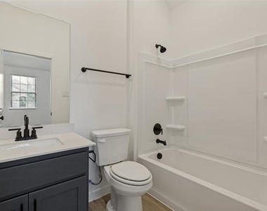 4303 Crossvine Lane - Photo Thumbnail 14