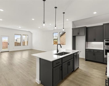 4303 Crossvine Lane - Photo Thumbnail 9