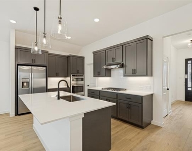 4303 Crossvine Lane - Photo Thumbnail 6