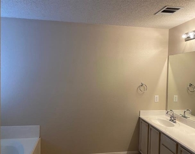 9909 Carter Drive - Photo Thumbnail 20