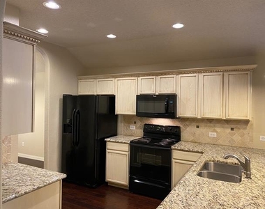 9909 Carter Drive - Photo Thumbnail 9