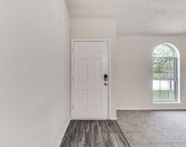 625 Hollyberry Drive - Photo Thumbnail 4
