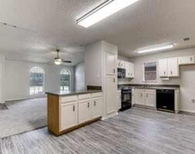 625 Hollyberry Drive - Photo Thumbnail 9