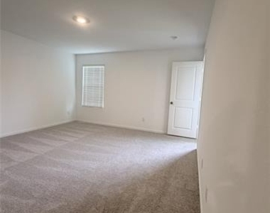 3133 Campeiro Avenue - Photo Thumbnail 5