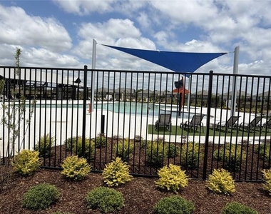3133 Campeiro Avenue - Photo Thumbnail 12