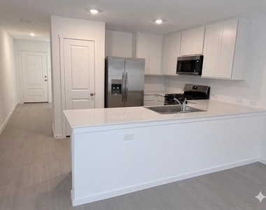 3133 Campeiro Avenue - Photo Thumbnail 4