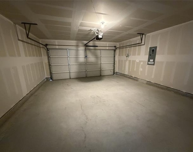 3133 Campeiro Avenue - Photo Thumbnail 8