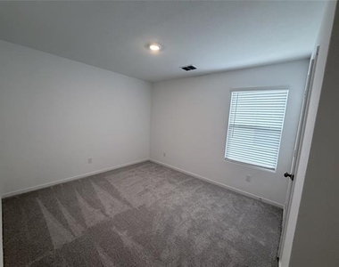 3133 Campeiro Avenue - Photo Thumbnail 7