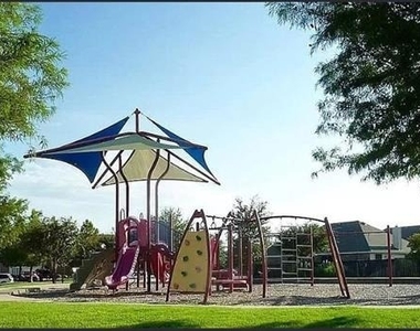 1309 Shumard Drive - Photo Thumbnail 10