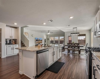 4008 Spur Trail Drive - Photo Thumbnail 9