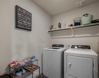 4008 Spur Trail Drive - Photo Thumbnail 11