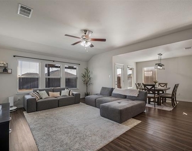 4008 Spur Trail Drive - Photo Thumbnail 12