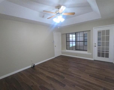 2630 Kimberly Drive - Photo Thumbnail 6