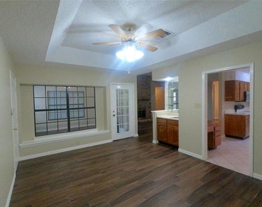 2630 Kimberly Drive - Photo Thumbnail 5