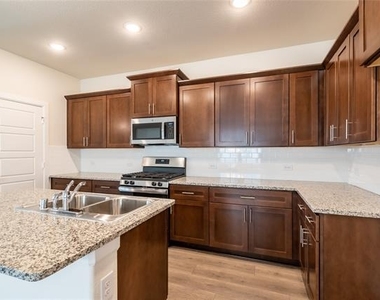 417 Vawter Drive - Photo Thumbnail 4