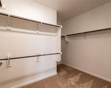 417 Vawter Drive - Photo Thumbnail 12