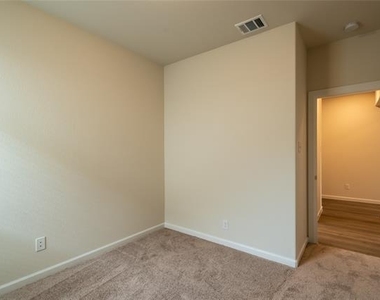 417 Vawter Drive - Photo Thumbnail 14