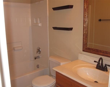 609 Twin Knoll Drive - Photo Thumbnail 11