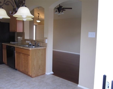 609 Twin Knoll Drive - Photo Thumbnail 4