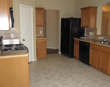609 Twin Knoll Drive - Photo Thumbnail 8