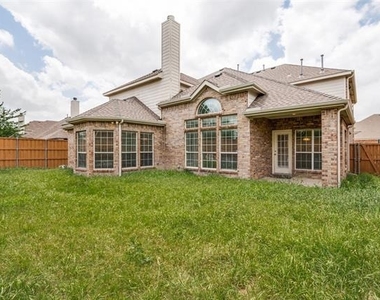11800 Pondview Lane - Photo Thumbnail 35