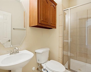 11800 Pondview Lane - Photo Thumbnail 33