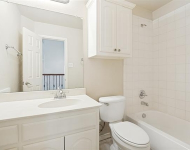 11800 Pondview Lane - Photo Thumbnail 27