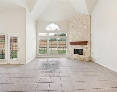 11800 Pondview Lane - Photo Thumbnail 10