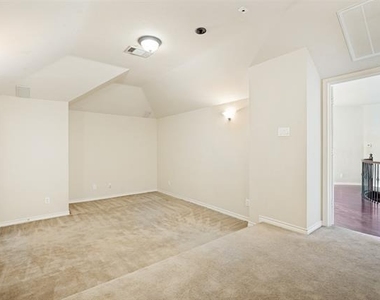 11800 Pondview Lane - Photo Thumbnail 22