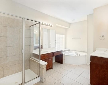 11800 Pondview Lane - Photo Thumbnail 30