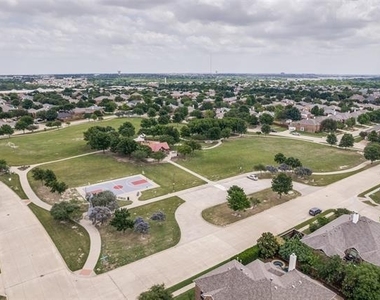 11800 Pondview Lane - Photo Thumbnail 37