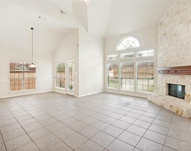 11800 Pondview Lane - Photo Thumbnail 6