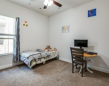 462 Steele Street - Photo Thumbnail 15