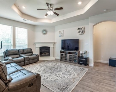 462 Steele Street - Photo Thumbnail 2