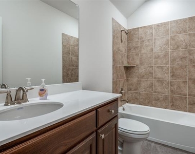 462 Steele Street - Photo Thumbnail 14