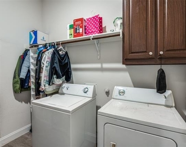 462 Steele Street - Photo Thumbnail 20