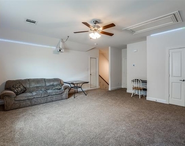 462 Steele Street - Photo Thumbnail 16