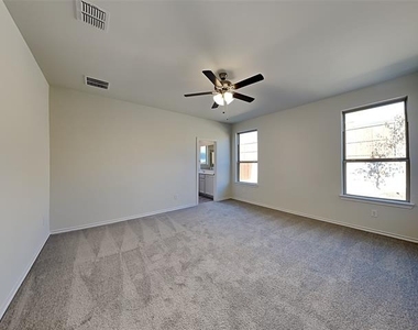 1650 Briar Hunt Drive - Photo Thumbnail 5