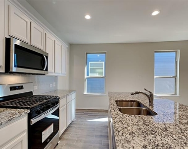 1650 Briar Hunt Drive - Photo Thumbnail 4