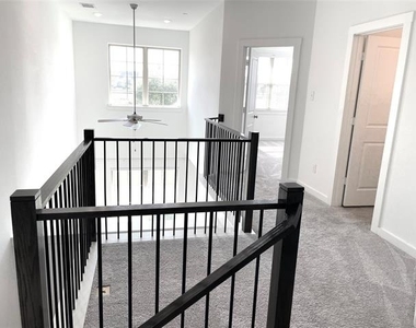 3913 Crown Avenue - Photo Thumbnail 13