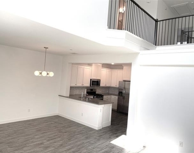 3913 Crown Avenue - Photo Thumbnail 4