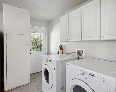 306 N Walnut Street - Photo Thumbnail 6